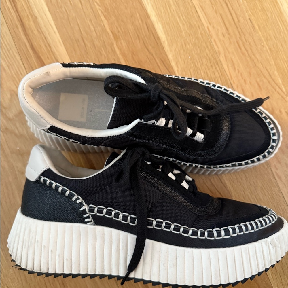 Dolce Vita Dolen Sneaker